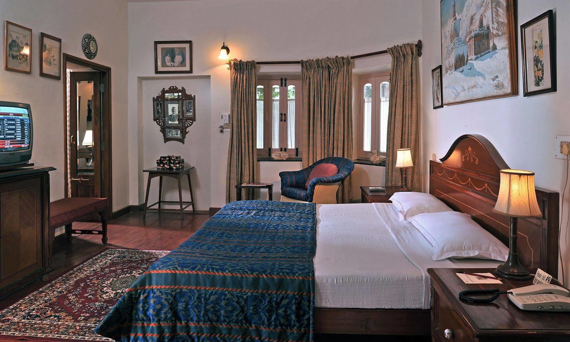 Welcomheritage Connaught House Ābu Exteriör bild