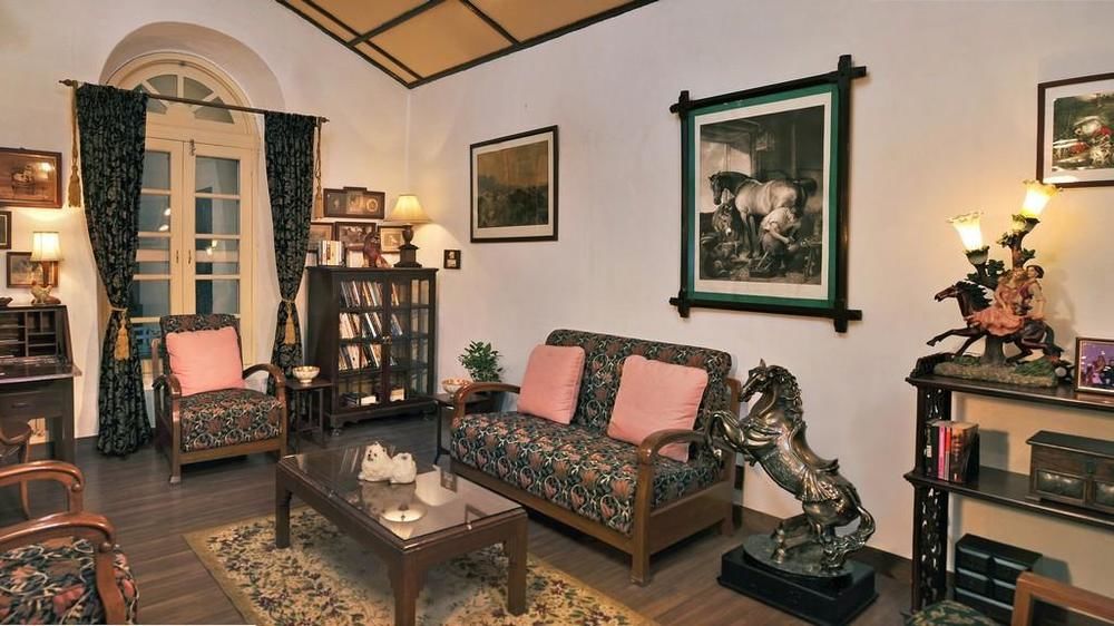 Welcomheritage Connaught House Ābu Exteriör bild